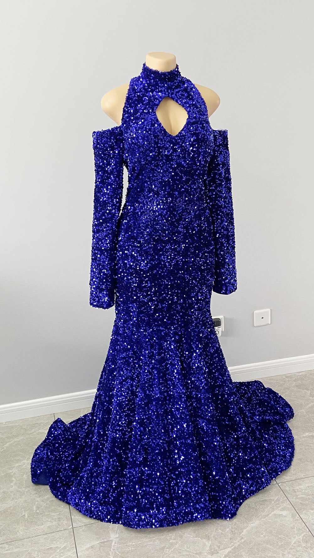 Long Sparkly Prom Dresses 2022 High Neck Mermaid Long Sleeve Sequined Sexy Royal Blue Girls Prom Gala Prom Gowns