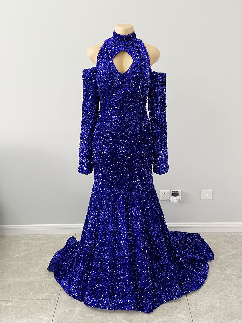 Long Sparkly Prom Dresses 2022 High Neck Mermaid Long Sleeve Sequined Sexy Royal Blue Girls Prom Gala Prom Gowns
