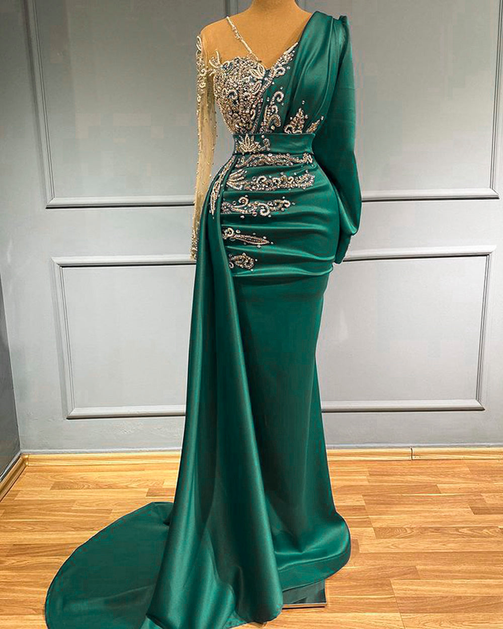 Luxury Long Sleeve Evening Dresses  Sparkly Crystals Elegant Mermaid Royal Blue Satin Dubai Women Formal Party Evening Gowns